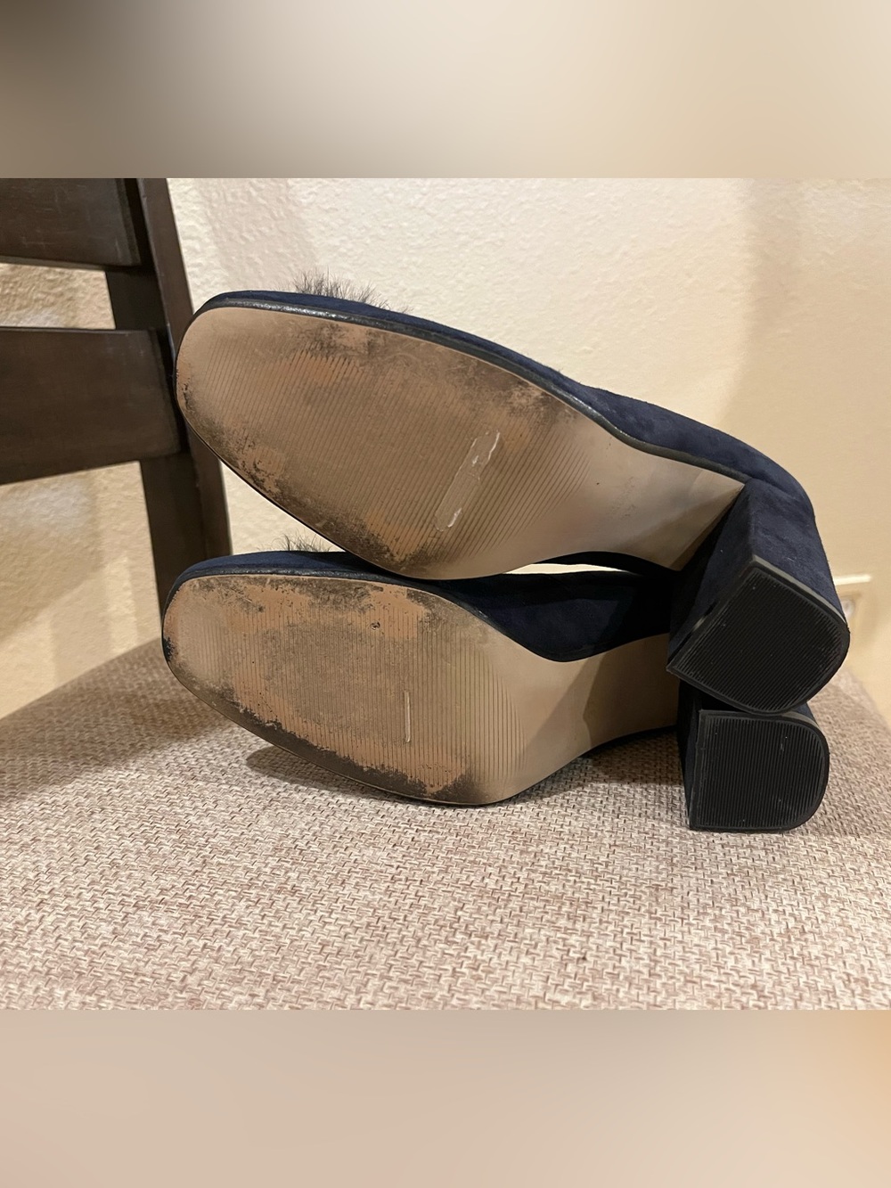 Anthropologie suede navy blue block heel pumps w/ faux fur pompons. Vintage. 6.5 - Picture 12 of 15